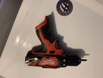 Milwaukee 12V drill driver