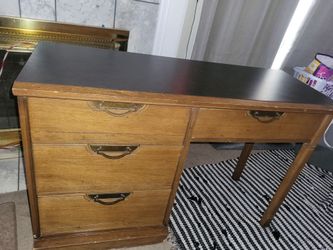 Free Computer Desk with drawers