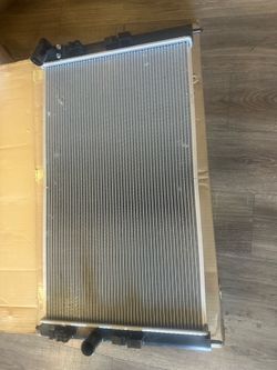 New OEM Genuine Mitsubishi Radiator 1350A761