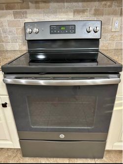 GE Electric Range with Glass Cooktop