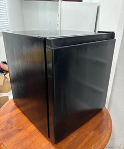 Small Hisense Fridge with a mini Freezer on top