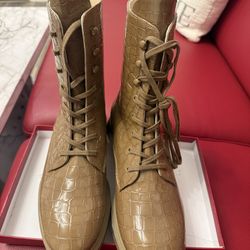 Boots stuart weitzman Size 7.5NEW 