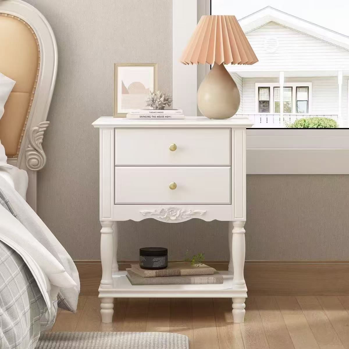 FUFU&GAGA Elegant White Traditional Nightstand with Carved Details （KF390011US-01RY-001）