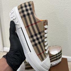 Burberry Converse 