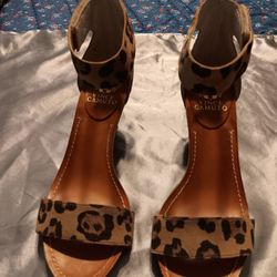 NEW VINCE CAMUTO KITTY HEELS