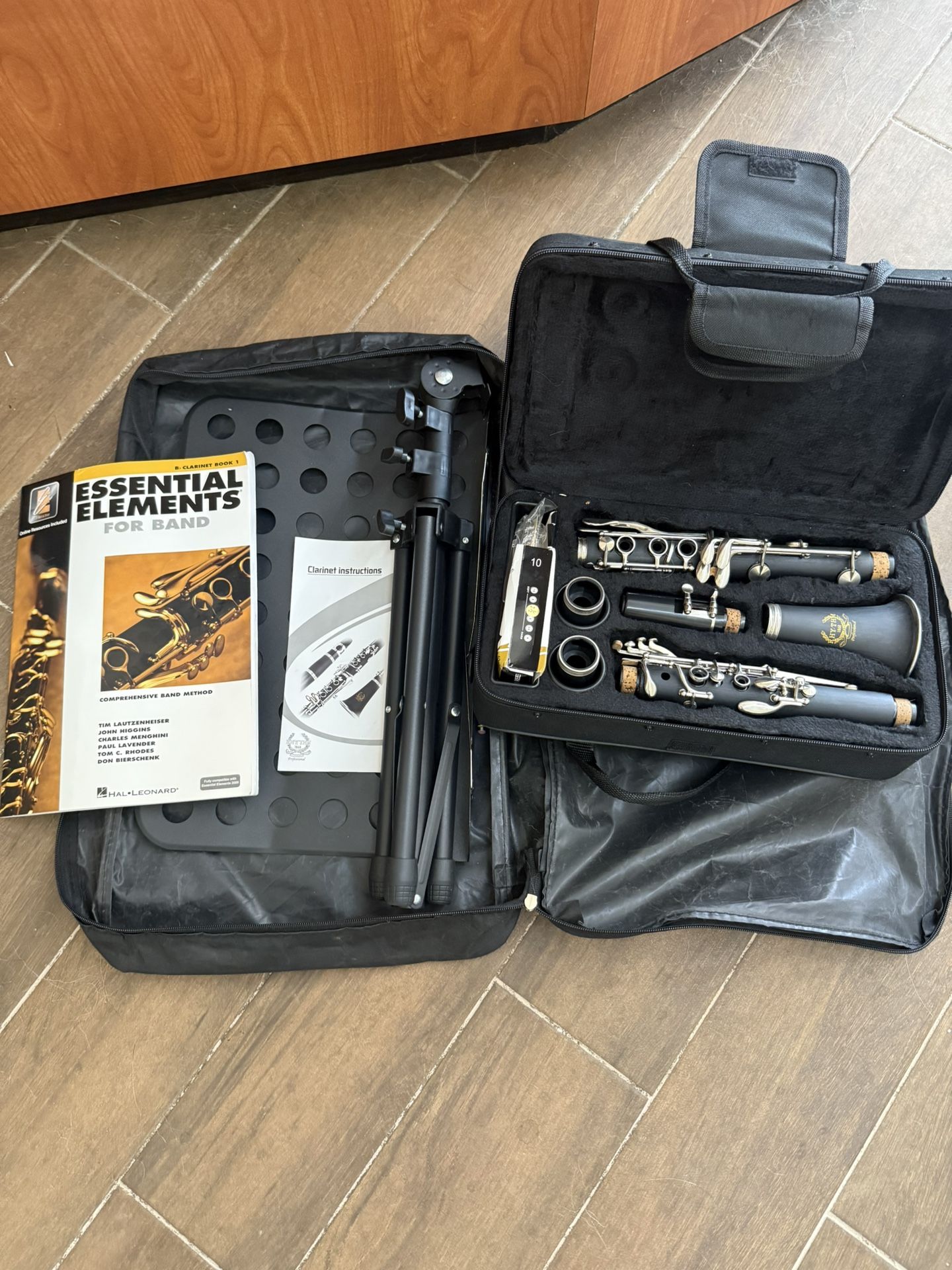 Rhythm Clarinet With Stand And Book