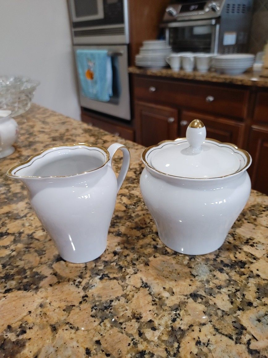 Qualitats Feston Kahla Gold Rimmed ... Serving Bowl, Sugar Bowl and Creamer Set