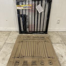 Extra Wide Pet Gate / Safety Gate - Fits Openings 29.7” - 40.6”