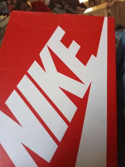 Brand New Women's Nike Air Max Command Size 6