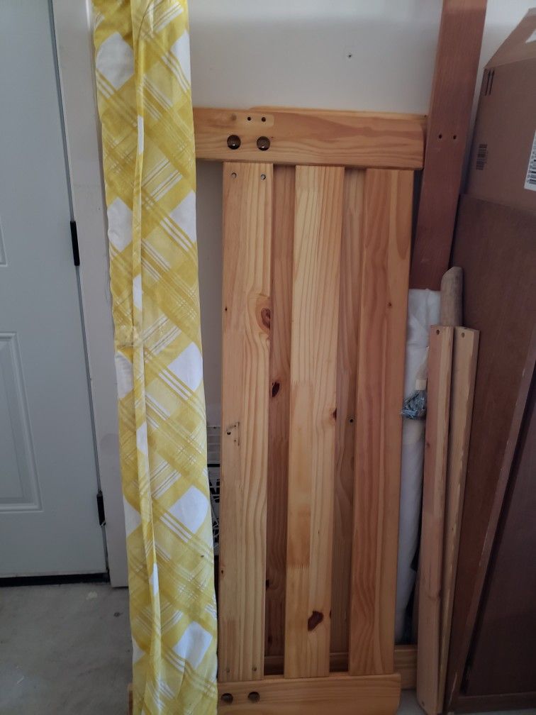 Full Size Pine Heavy Duty Frame With Slats