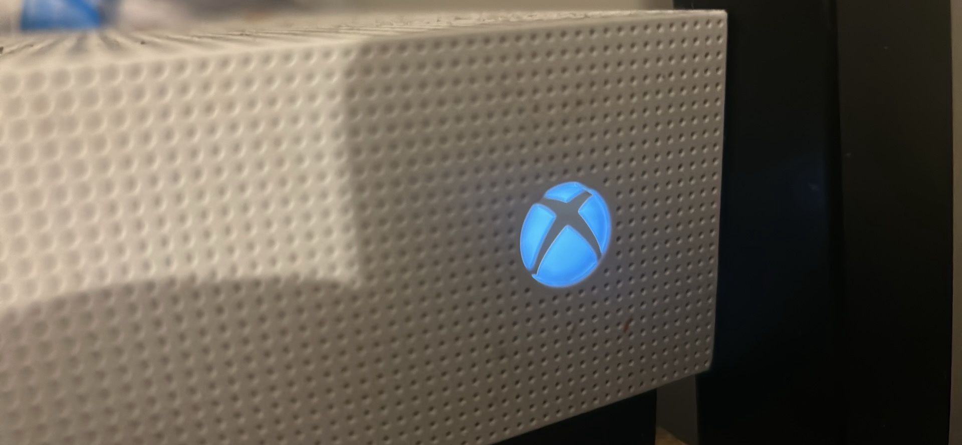 It comes with steam and gorilla tag mods and there’s a lot of games on the Xbox