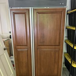 Sub Zero Refrigerator 