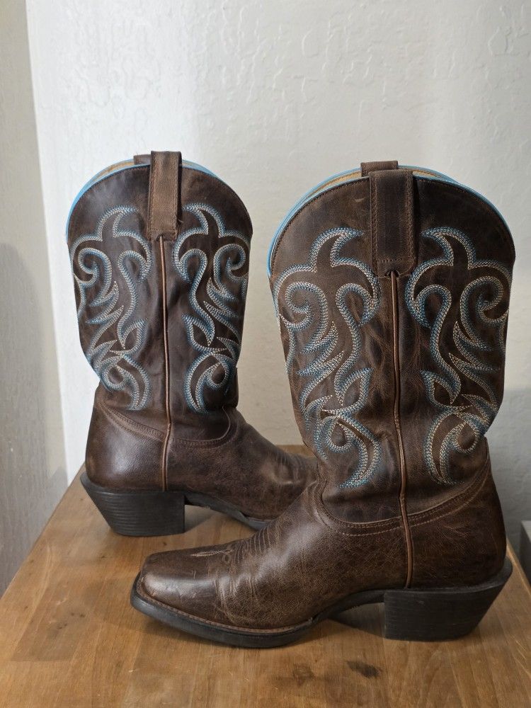 Women's Boots Size 9