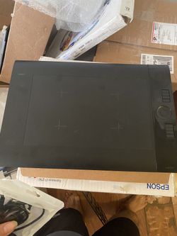 Wacom ptk-840 Intuos pro art tablet