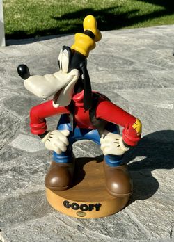 Disney GOOFY Big Figure - Rare - Limited Edition 