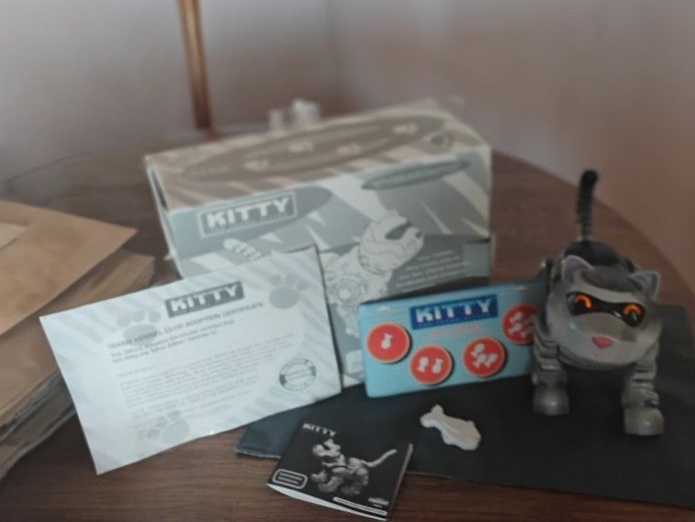  Vintage 2000-2001  Kitty the Tekno Kitten