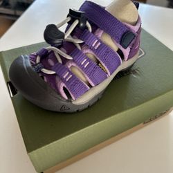 Kids Sandals KEEN Size 8 NEW