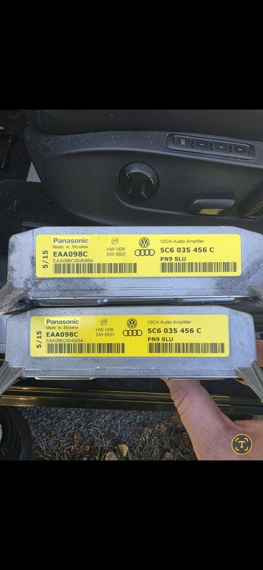 Volkswagen Fender Audio AMPLIFIER 