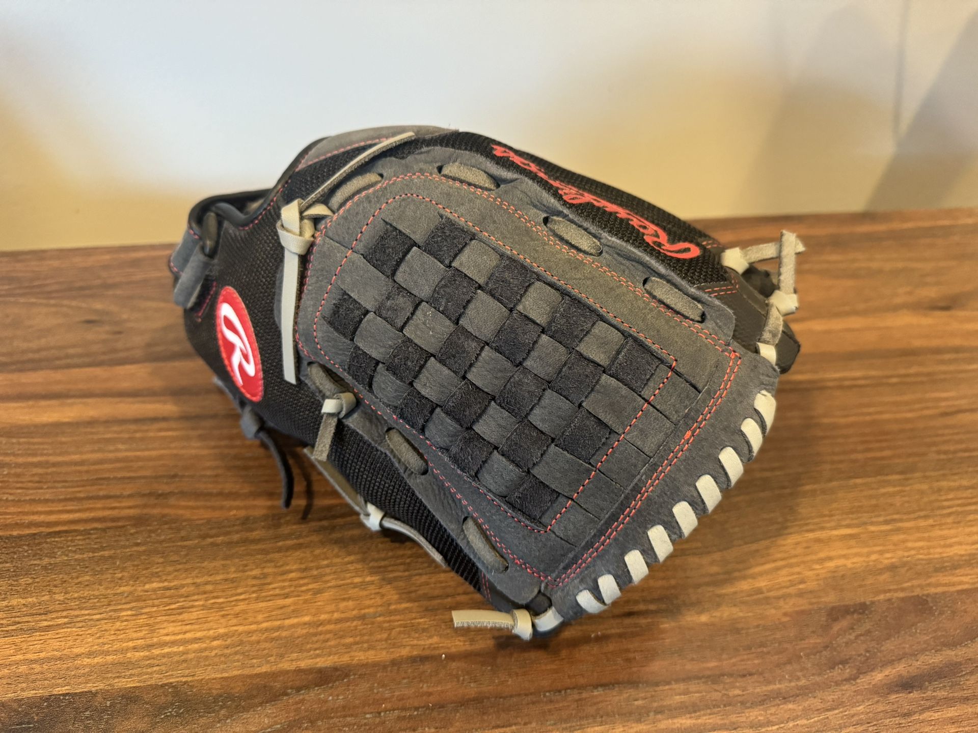 Rawlings Renegade 13” Slowpitch Softball Infield/Outfield Glove R130BGS