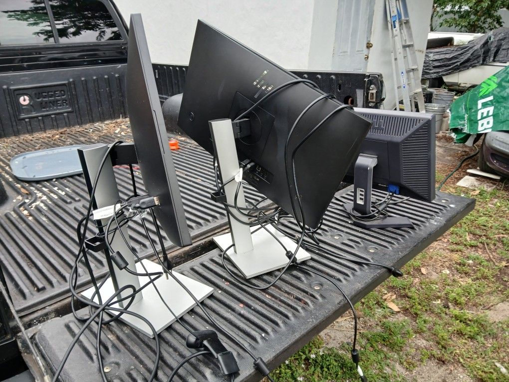 Computer Monitor 3 Total DELL Computer