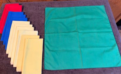 Set of 12 Multi-Color Cloth Napkins 17” x 17” - Excellent Condition