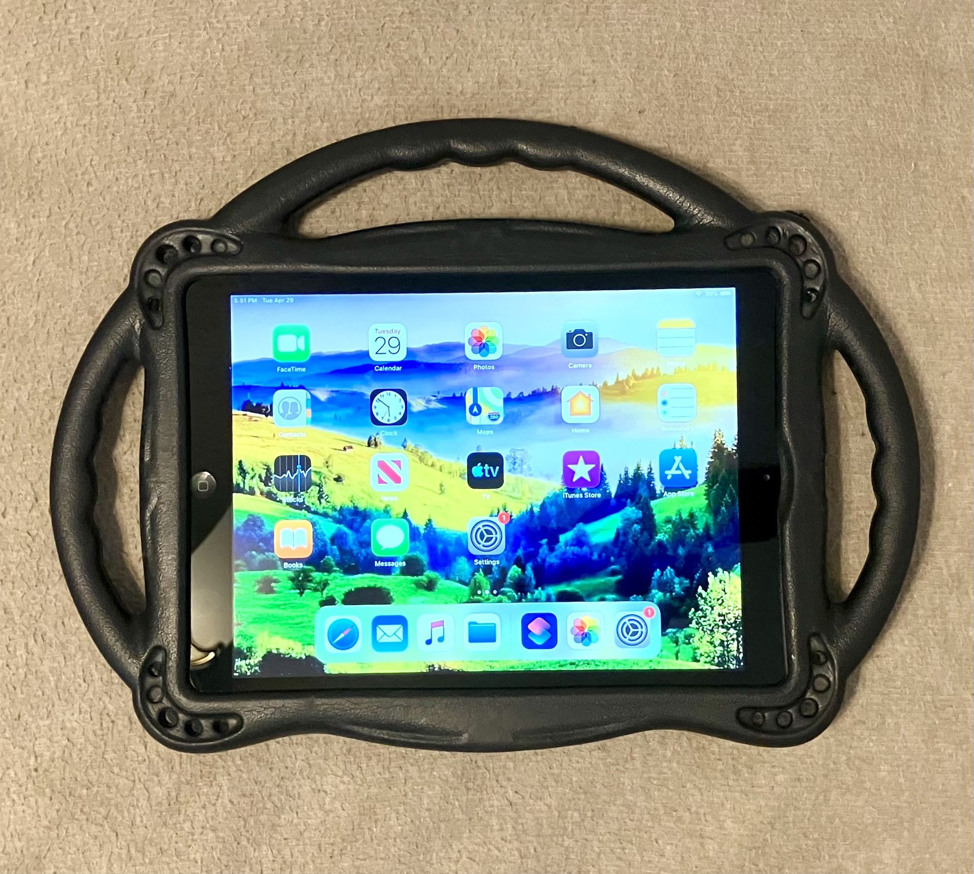 Apple iPad Air with Steering Wheel Case