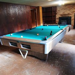 CRAZY DEAL!!! $400! Beautiful Gandy Pool Table 9 Ft, Slate