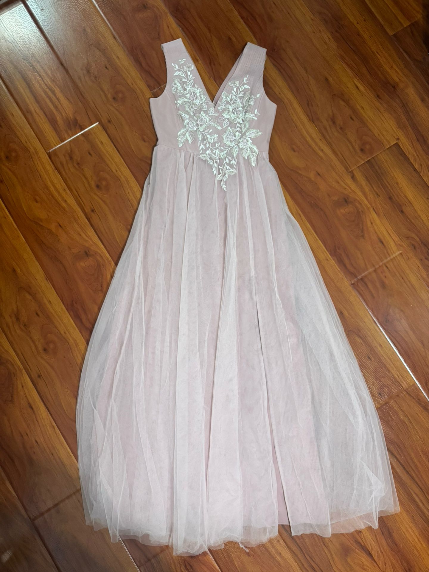 BCBG embroidered evening dress - Size 6