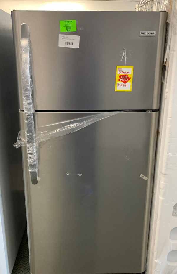 Brand new Frigidaire LFTR1821TF refrigerator KT354