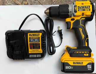 Dewalt xr hammer drill with battery and charger