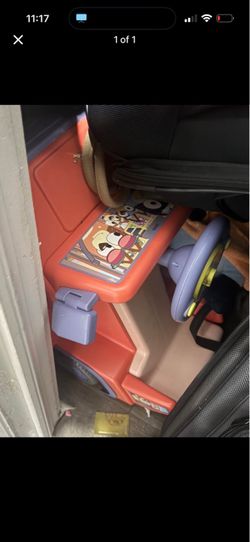 Bluey ride on car