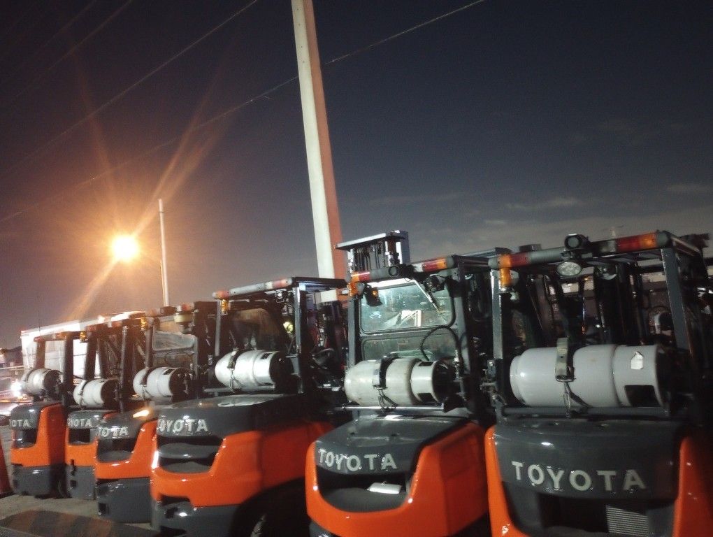 FORKLIFT TOYOTA CAT YALE NISSAN