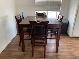 Kitchen Table with 4 Chairs