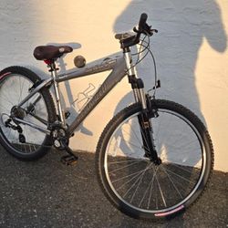 Specialized Hardrock Mountain Bike 26 Inch Medium Size 