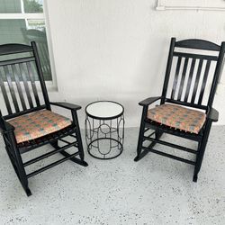 2 Rocking Chairs 
