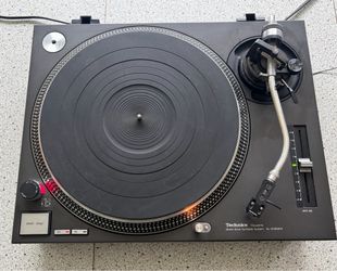 Vintage Technics SL-1210MK2 Turntable – Audiophile Bundle
