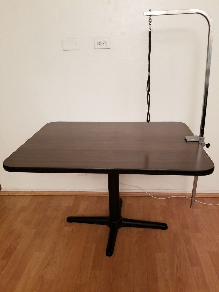 Grooming table new 
