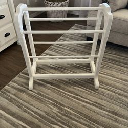 Beautiful Solid Wood Quilt Rack