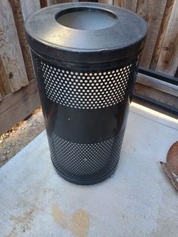 Commercial Trash Receptacle