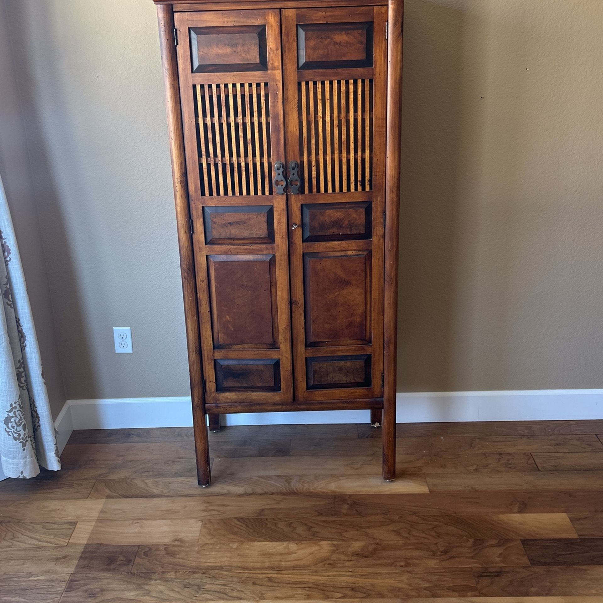 Armoire