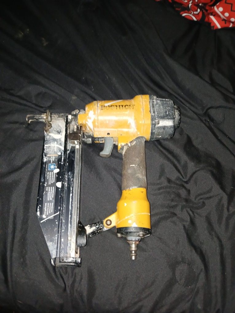 16 gage Bosch Brad Nailer