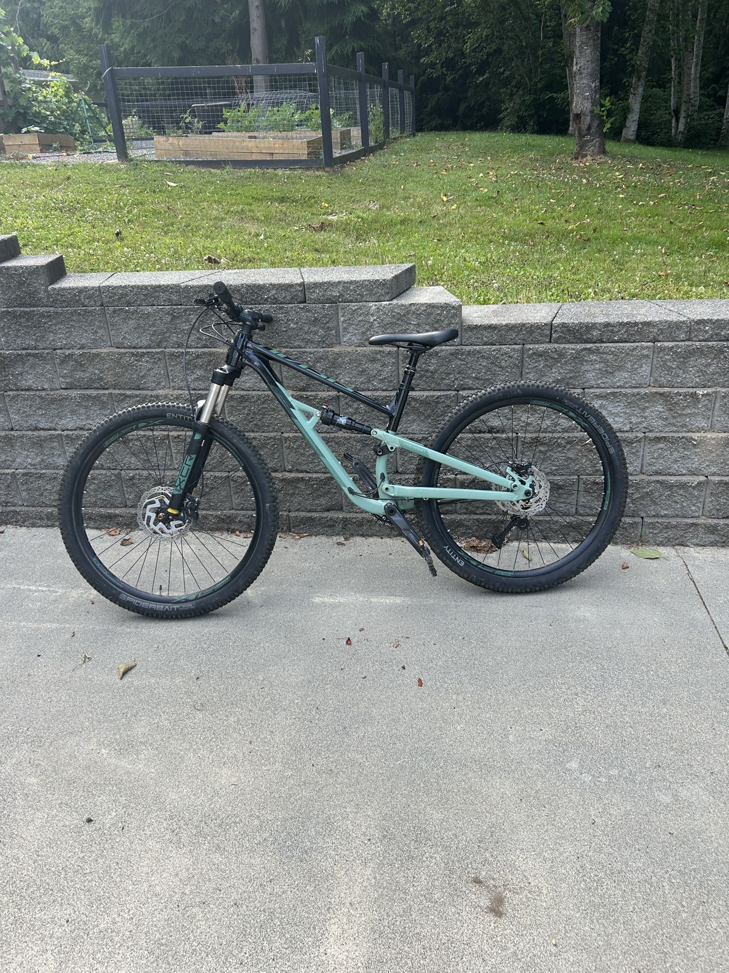 Full Suspension Mountain Bike