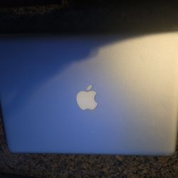 Apple Mac Book 