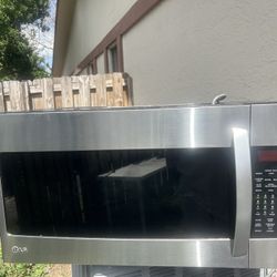 Like new LG microwave 