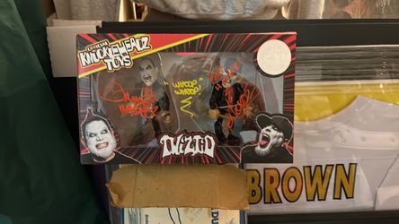 Double signed knuckleheadz collector toy
