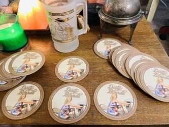 40 Pin-Up Girls Coasters, 2 Styles