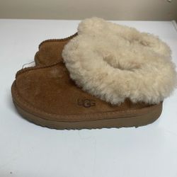 Kids Uggs Size 9