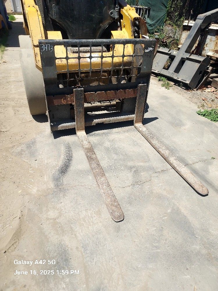 2020 Bobcat Forklift Attachment