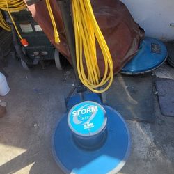 Windsor Storm Deluxe Floor Machine