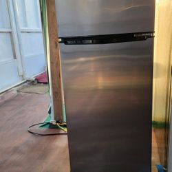 Whirlpool Top Freezer 29"by68 Stainless Steel Gold Like New 